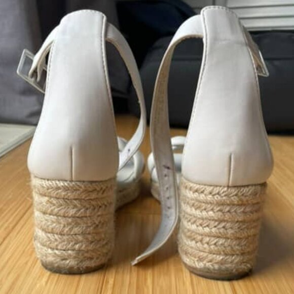 **SOLD**H&M White Wedge's - Picture 4 of 4
